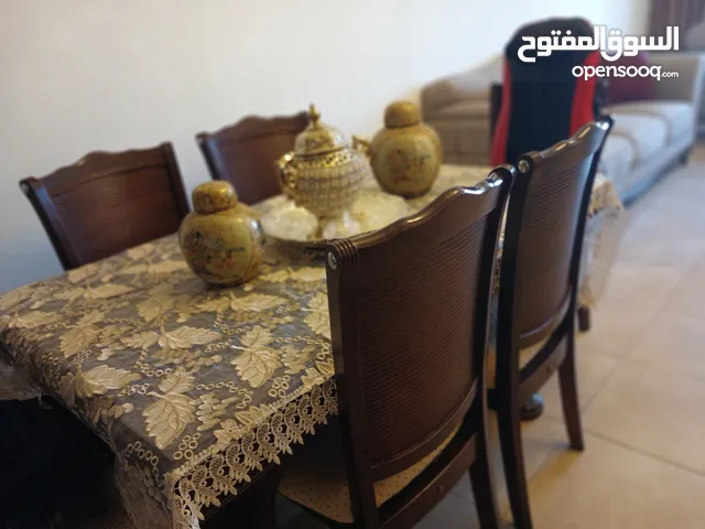 غرفه ضيوف. واستقبال. بحاله. ممتازة. 1000. دينار