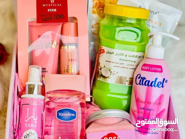 بروس العنايه بالبشرة والشعر والجسم يتكون من زيت جوز الهند مع زيت إكليل الجبل الأخضر، السحري
