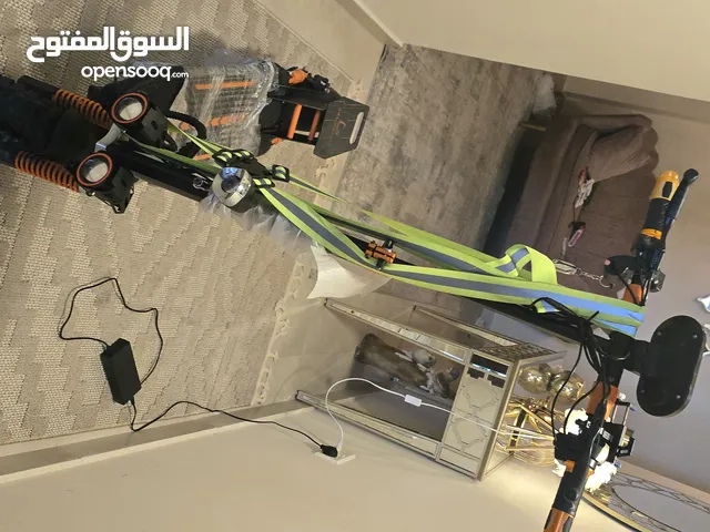 kugoo dmax for urgent sale 1000 last price 900 with helmet phone holder and hiliter brand new