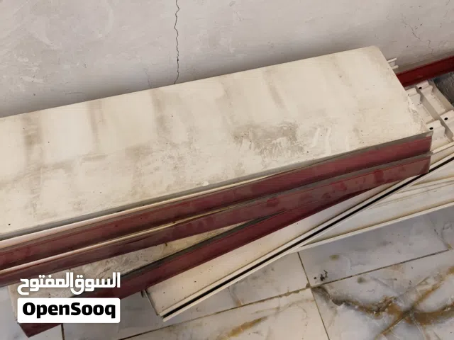 رفوف محل للبيع