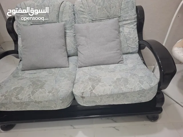 طقم كنبات بحالة ممتازة جدا ، نظيف جدا