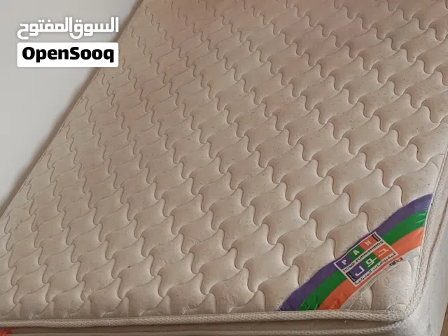 سرير خشب مزدوج