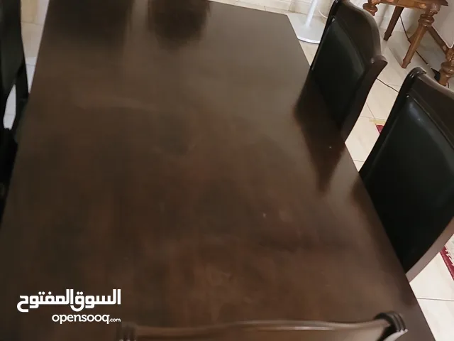 طاولة طعام مع كراسي - رفوف تخزين ايكيا - طاولة دائرية