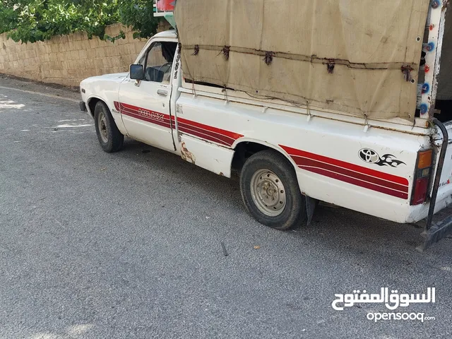 Toyota Hilux 1982 in Zarqa