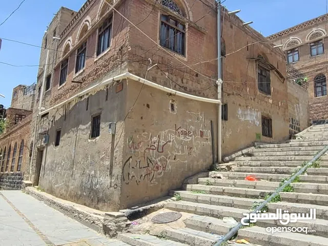 200 m2 More than 6 bedrooms Townhouse for Sale in Sana'a Hayel St.
