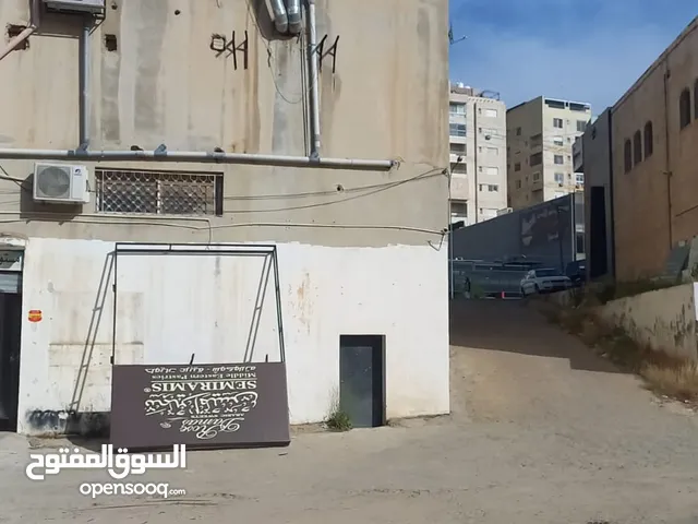 مستودع تجاري 400م دابوق ش المدينه الطبيه للايجار يصلح لكافه الاعمال التجاريه