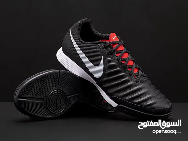 جزمة كرة قدم نايك Tiempo Legend VII Academy IC