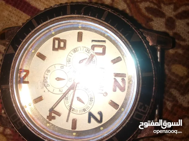 ساعتين مستعملات