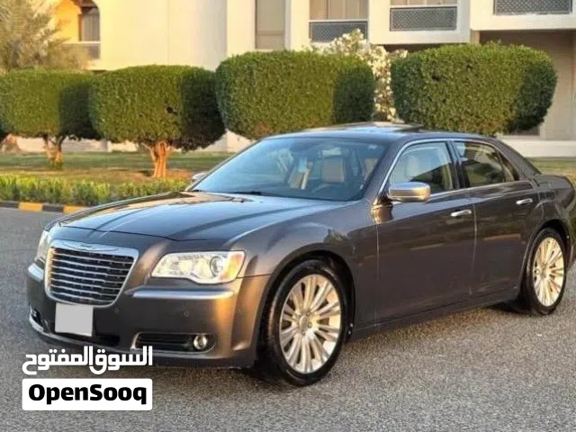 2014 كرايسلر 300 300S v8