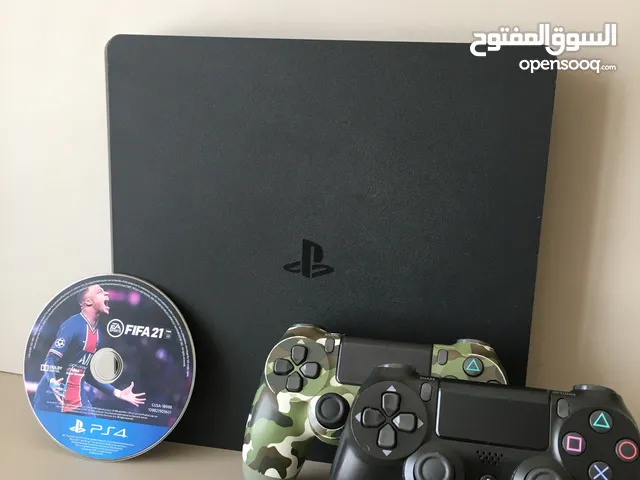 PS4 original with two controllers used only 5 months Everything works perfectly