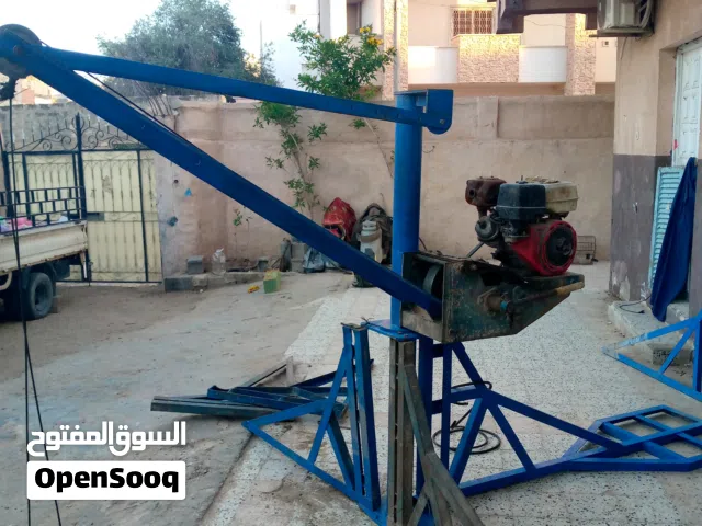 ونش لرفع مواد بناء