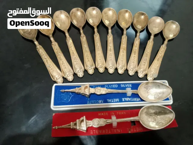 طقم 10 ملاعق مزخرف مطلي فضة مختوم ... ملاعق تذكارية مطلي فضة عدد 2 ....
