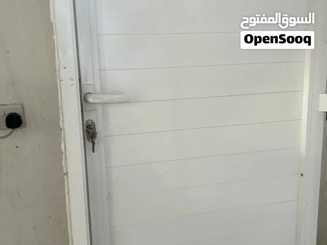 باب المنيوم ما استخدم واجد  للبيع
