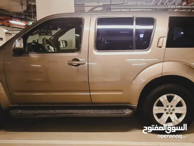 Nissan Pathfinder LE 2006