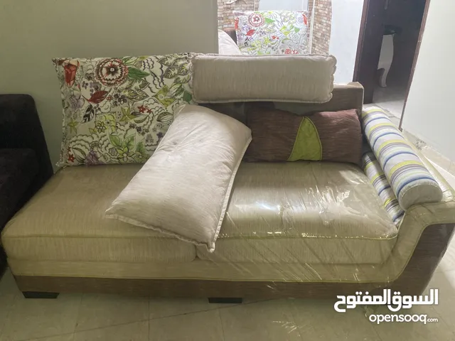كرسي مساج ايكيا : طاولات ايكيا في عُمان على السوق المفتوح | السوق المفتوح