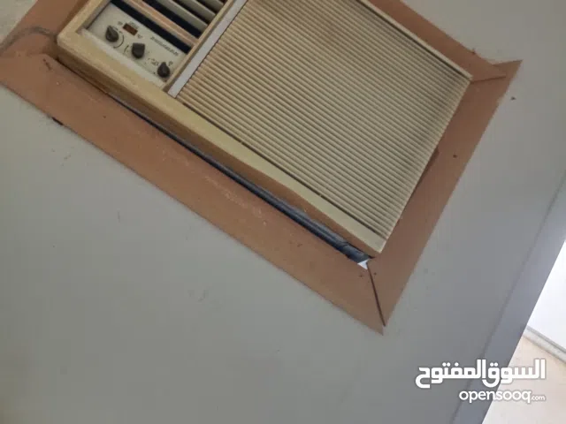 window AC good condition