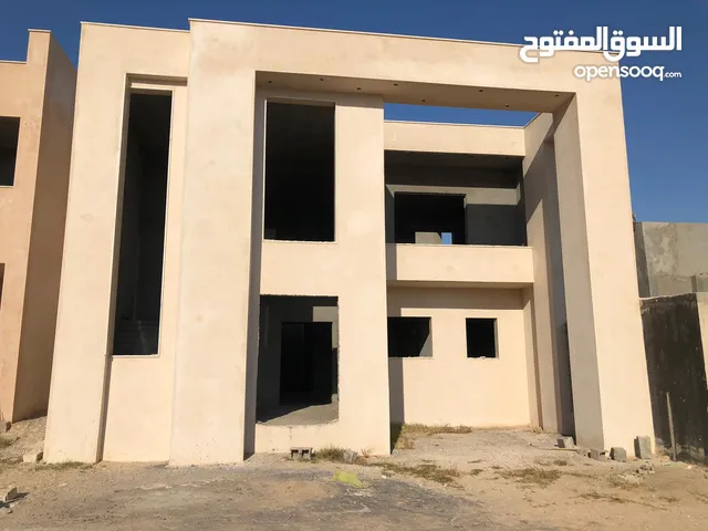 316 m2 5 Bedrooms Townhouse for Sale in Tripoli Ain Zara