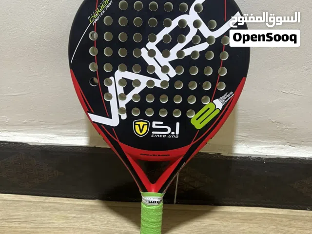 مضرب بادل جديد