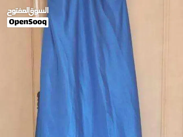 فستان نيلي ستان طويل حلو على اللبس للبيع المستعجل
