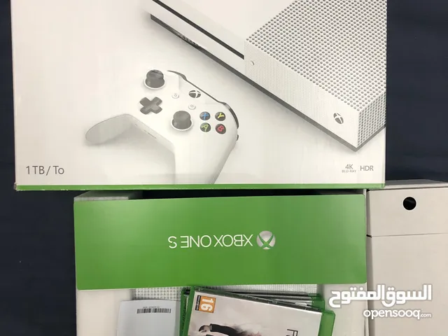 Xbox ONE S – 1 TB – 4K ULTRA HD HDR with one controller and 19 original games Discs