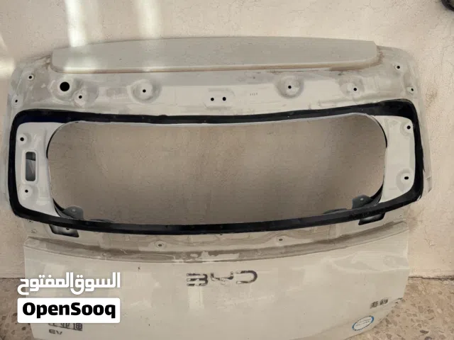 باب اصلي خلفي سيجال ( الباب اللي بيجي مع السيارة) ضربة خفيفة يمكن اصلاحها