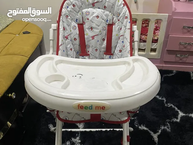 كرسي اطفال شبه جديد