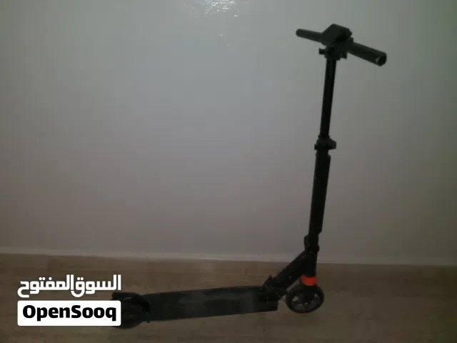 سكوتر غير كهربائية نضيف