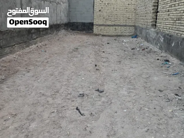 قطعة 103م2 في التنومة قريبة على الكورنيش مقابيل مول التنومة  بسعر مناسب