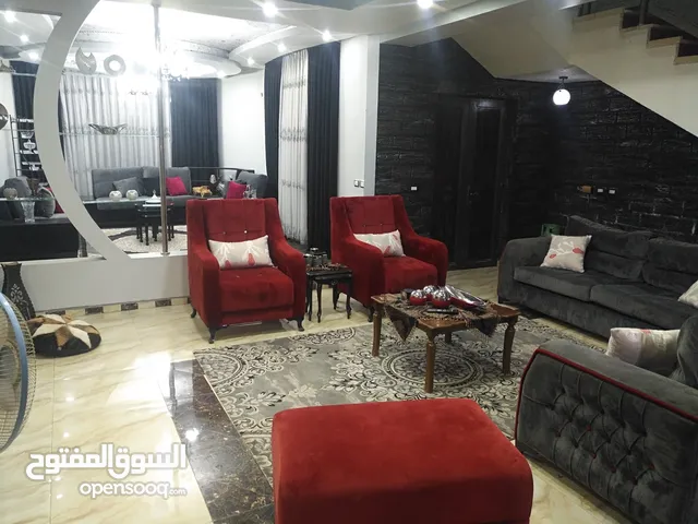 510 m2 More than 6 bedrooms Townhouse for Sale in Amman Rujm ash Shami