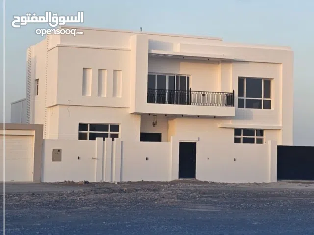 فيلا كورنر راقية في المعبيلة الثامنة.