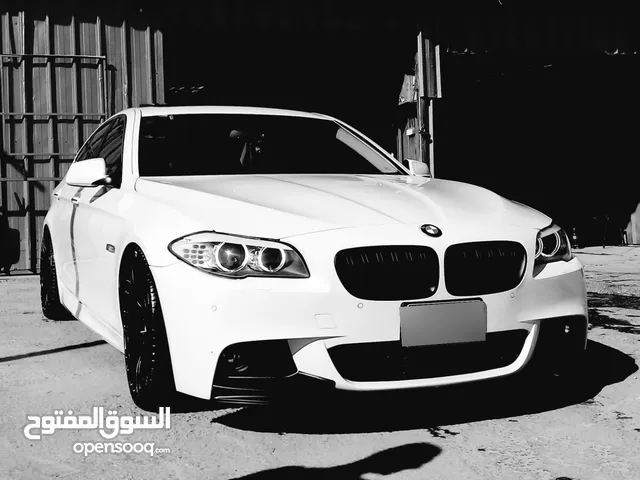 BMW 520 2012 فل الفل السياره بصلاه عنبي موجوده بببديا الي معنييين يتواصلو عرقم