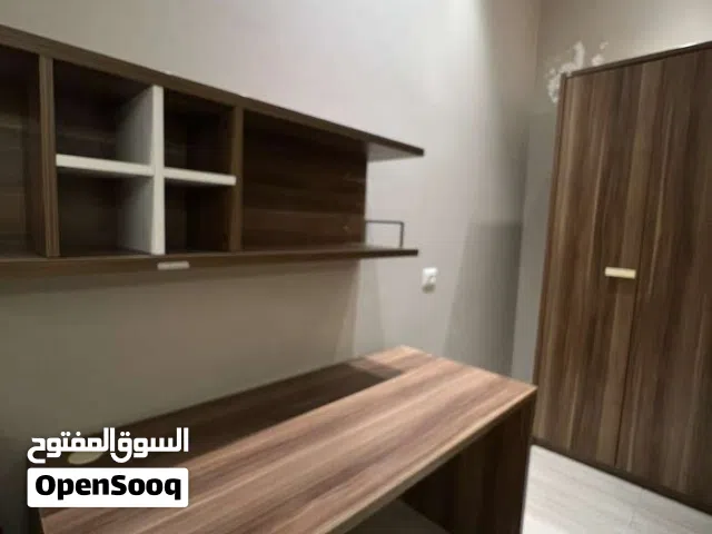 مكتبة خشب تركية شبه جديدة ماركة دوقتاج