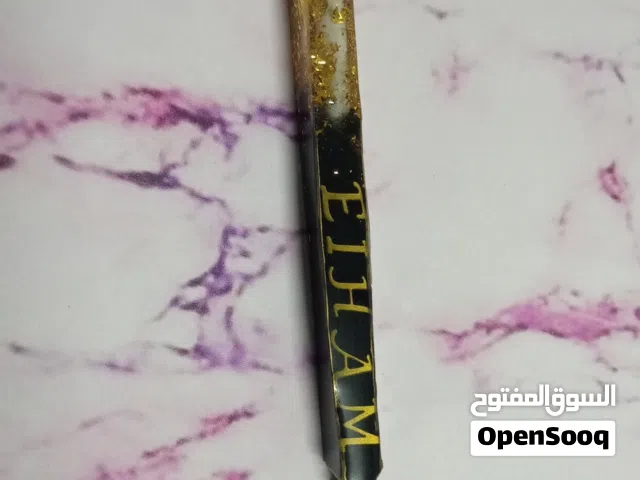 خلي هديتك مميزه اجمل قلم من الريزن من تصميمك والاوانك المفضله مع اسمك او قدمه هديه باسم من اختيار