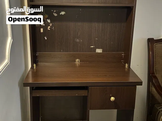 مكتب مستعمل للبيع