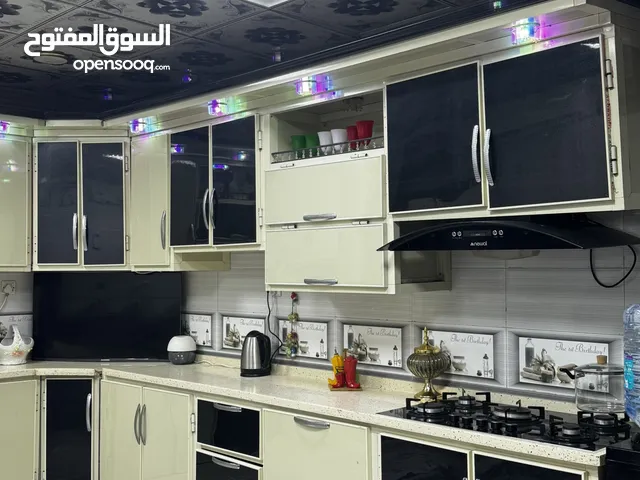 كاونتر للبيع جديد مع شافط وطباخ غير مستعملات الكاونتر 3 متر السعر مليون مية بي مجال للطيبين