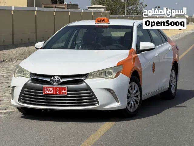 تكسي كامري مع الرقم