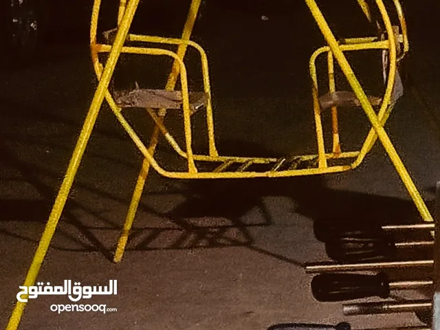 مرجيحة حديد نضيفه للأطفال حجم وسط ومناسبه لكل اعمار الاطفال