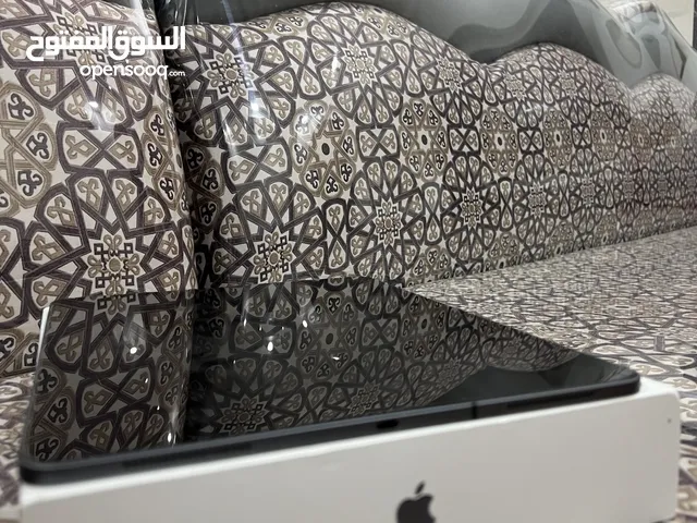 Apple iPad Pro 6 256 GB in Al Batinah