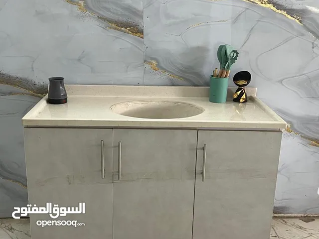 سنك.   Mdf   فقط. سنك   قياس متر وعشرين