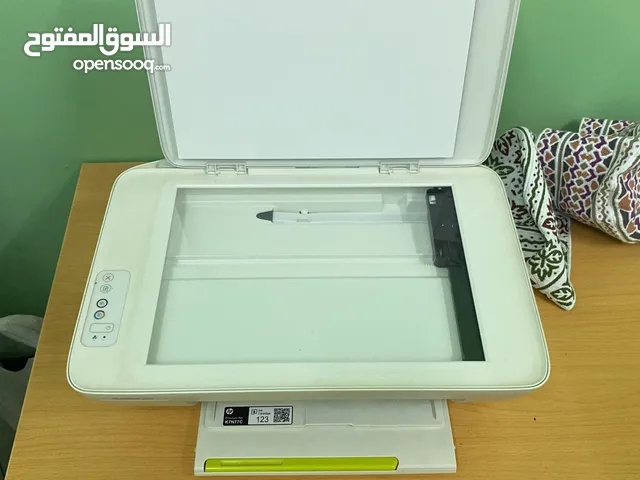 طابعة للبيع الون ابيض تحتاج الي حبر فقط