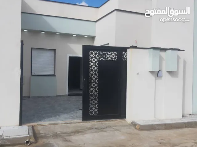 140 m2 4 Bedrooms Townhouse for Rent in Tripoli Ain Zara