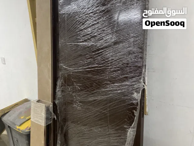 ابواب خشب مع البرواز جديدات بقراطيسهن