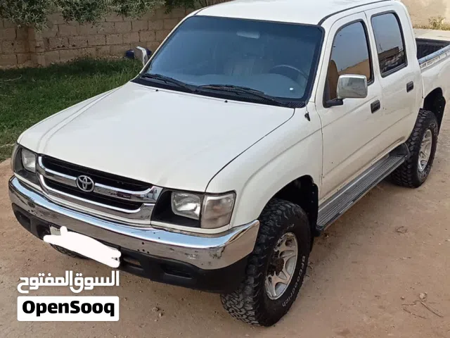 2005 Toyota Hilux Standard