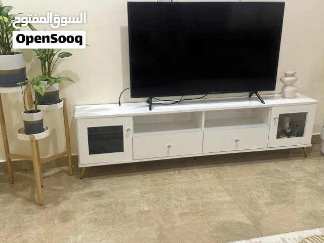 طاولة تلفزيون