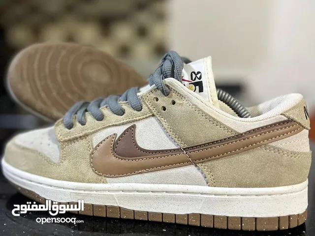 اي شوز داخل الإعلان   بسسسسس  عشر دنانير