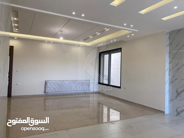 شقة مميزة للبيع في الظهير - طابق أول