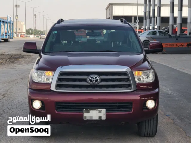 2010 تويوتا سيكويا Standard