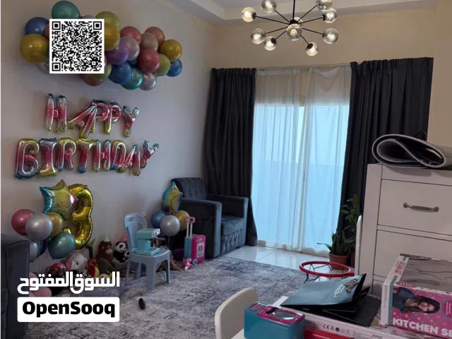 Um شقة للبيع بموقع ممتاز قريب للخدمات  1118 قدم تكييف مركزيبلكونة بأطلالة مفتوحةمطبخ مجهز