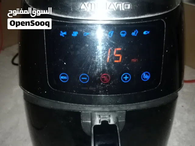 قلاية هوائيه حجم 3ونص لتر نوعها امبيليون مستخدمه قليل ونظيفة جدا للبيع والمكان بغداد ويوجد توصيل