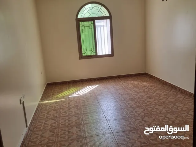220m2 3 Bedrooms Apartments for Rent in Northern Governorate Madinat Hamad